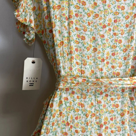 Billabong Wrap Dress Womens Size XS Yellow Floral Short Sleeve VNeck NWT - Picture 3 of 13